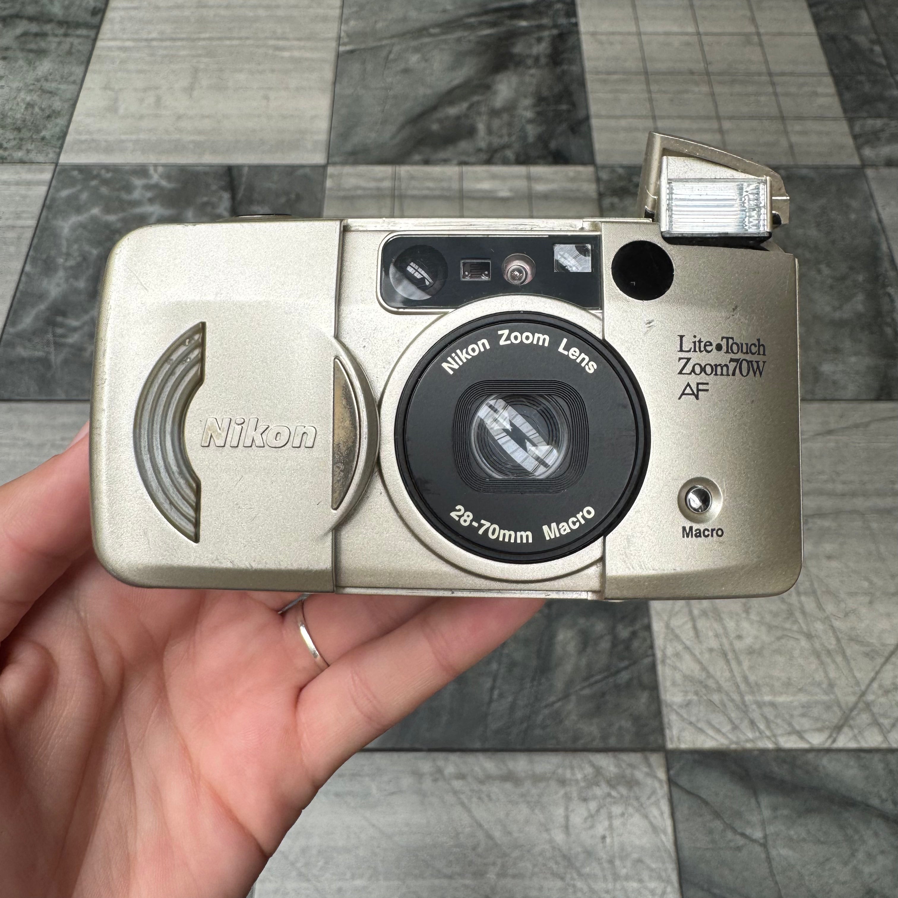 【ジャンク品】NikonLite-Touch/CHINONMULTI FOCUS Nikon Film Camera 35mm Nikon Lite Touch Zoom 110 Point And