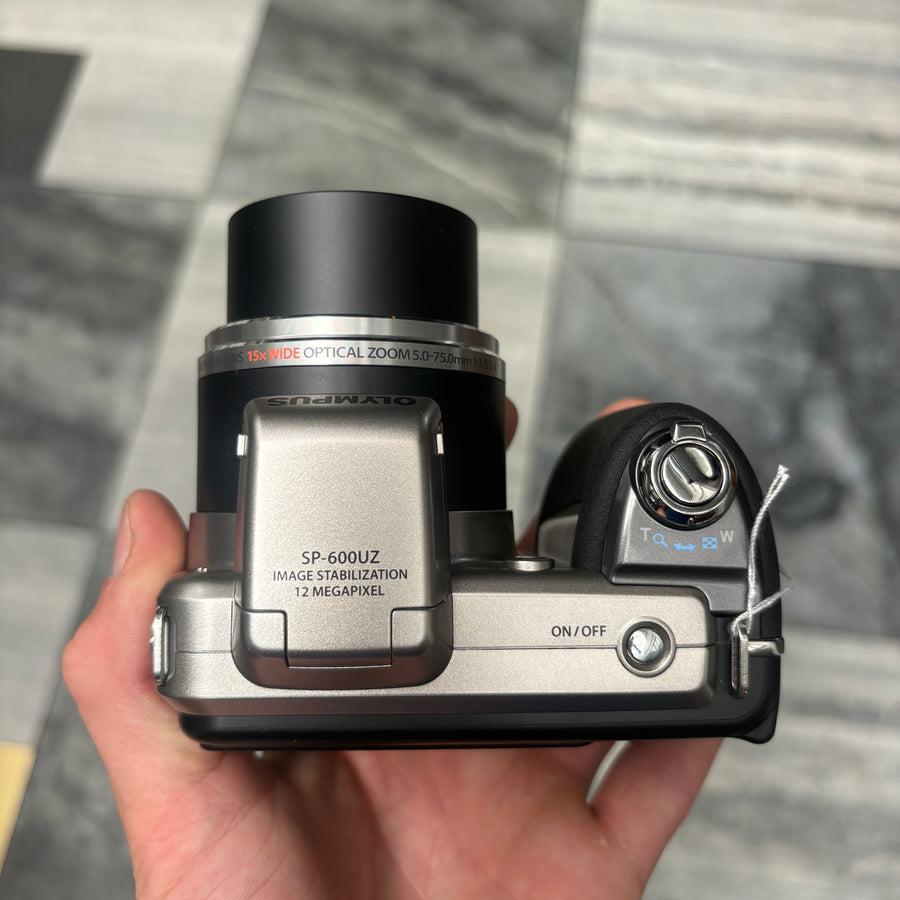 Olympus SP-600UZ