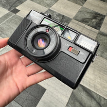 Load image into Gallery viewer, Fujica Auto-7 Date