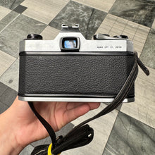 Load image into Gallery viewer, Asahi Pentax Spotmatic SP F
