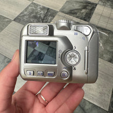 Load image into Gallery viewer, Nikon Coolpix 3100