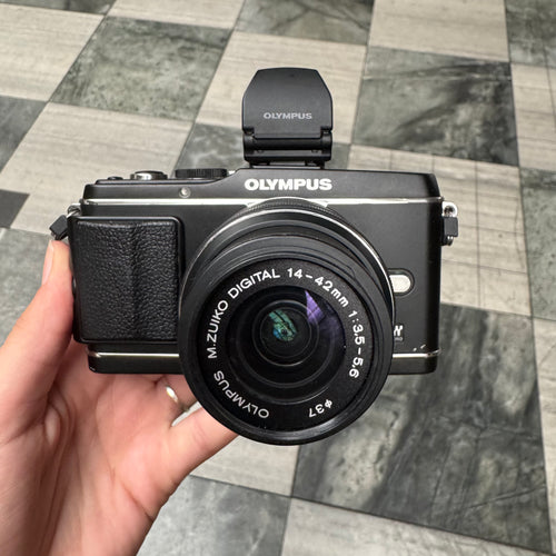 Olympus PEN E-P3 + Extra Lens