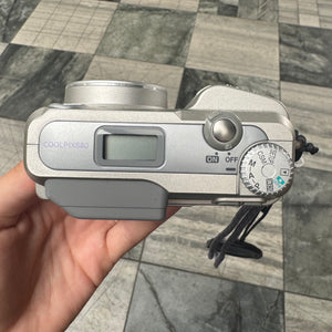Nikon Coolpix 880