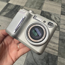 Load image into Gallery viewer, Nikon Coolpix 880