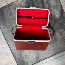 Load image into Gallery viewer, Vintage Leather Camera Case