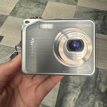 Load image into Gallery viewer, Fujifilm FinePix V10