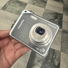 Load image into Gallery viewer, Fujifilm FinePix V10