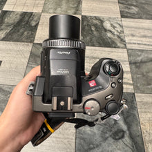 Load image into Gallery viewer, Fujifilm FinePix S602 Zoom