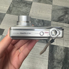 Load image into Gallery viewer, Fujifilm FinePix F460