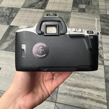 Load image into Gallery viewer, Minolta Dynax 404si