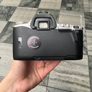 Minolta Dynax 404si