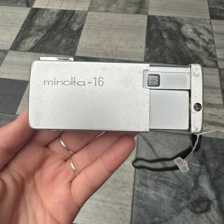 Minolta 16 II