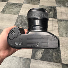 Load image into Gallery viewer, Minolta Dynax 500si