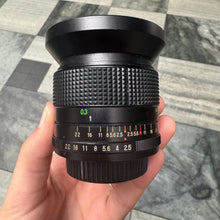 Load image into Gallery viewer, Vivitar 28mm f/2.5 Auto Wide-Angle Lens