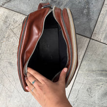 Load image into Gallery viewer, Vintage Leather Camera Bag