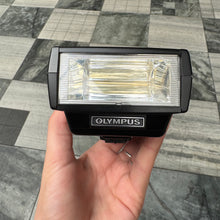 Load image into Gallery viewer, Olympus Electronic T32 Flash