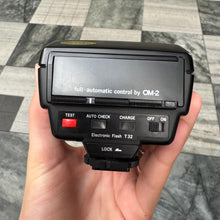 Load image into Gallery viewer, Olympus Electronic T32 Flash