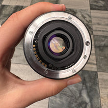Load image into Gallery viewer, Minolta AF Zoom XI 28-105mm f/3.5(22)-4.5 Lens