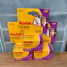 Load image into Gallery viewer, Kodak Gold 200 135-24